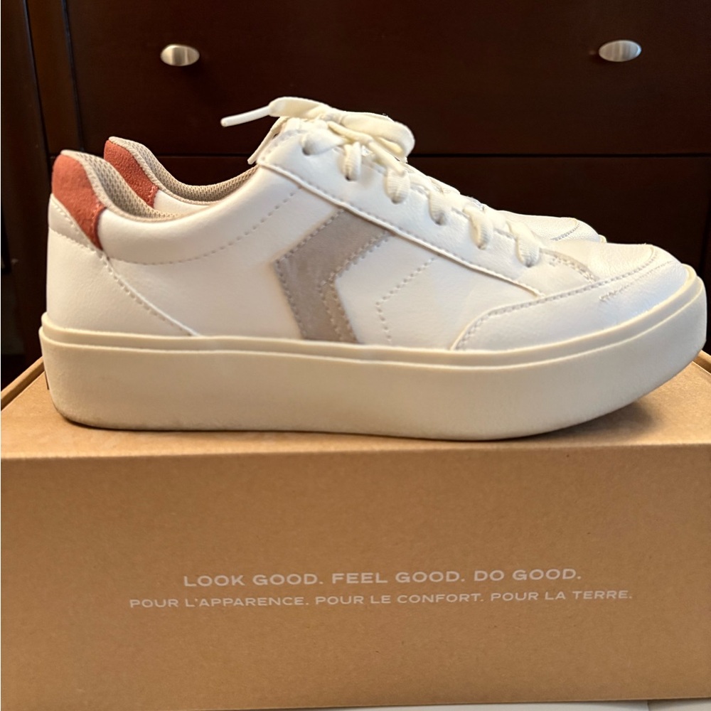 Dr. Scholl's white sneaker